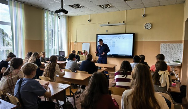 От трудной ситуации — к кадетскому корпусу: как сотрудница «Московской безопасности» помогает подросткам