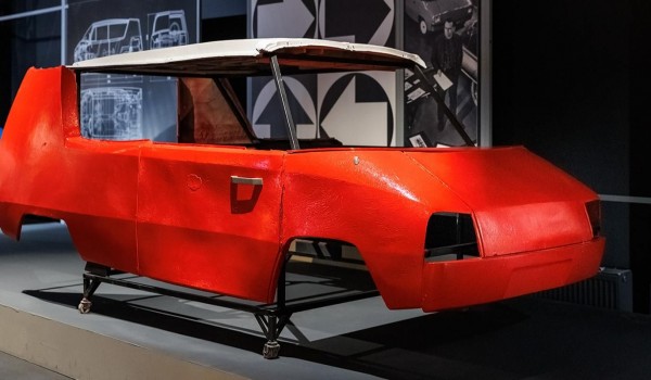 Кузов автомобиля «ВНИИТЭ-Макси» пополнил коллекцию Музея транспорта Москвы