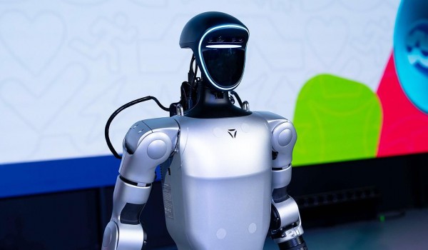 Редакция «Молодежь Москвы» запускает эксперимент по обучению робота журналистике