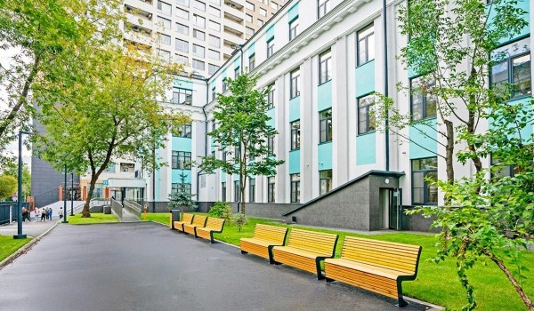 Собянин рассказал о реконструкции здания школы с 90-летней историей