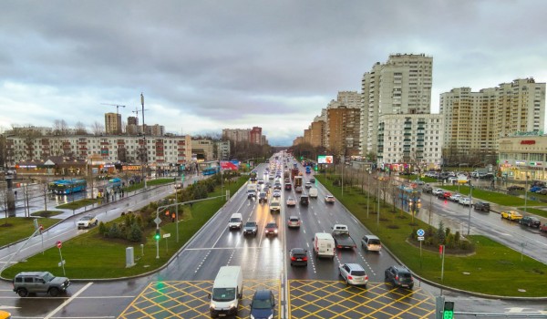 Почти 1 тыс. фонарей установили на Волгоградском проспекте и Марксистской улице