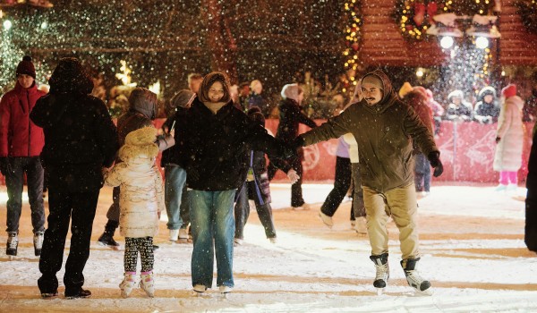 Сергунина: 17 катков с искусственным льдом уже открыли в парках Москвы