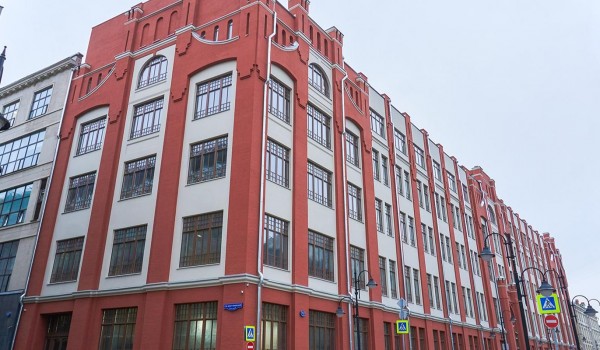 Завершилась реставрация фасадов главного корпуса типографии Сытина на Пятницкой улице