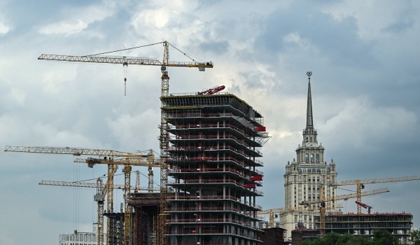 Бизнес-центр с террасами начали строить в Хорошевском районе