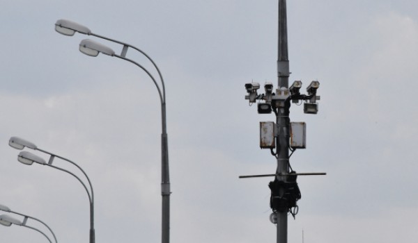 Камеры ЦОДД начали фиксировать остановку  создающих помехи для движения машин