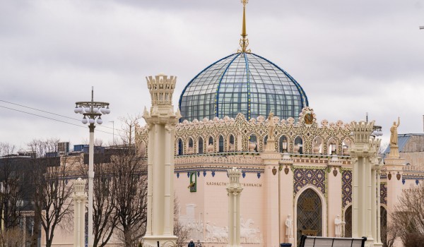 Премьера шоу «В гостях у Деда Мороза» состоится в павильоне «Казахстан» на ВДНХ 13 декабря