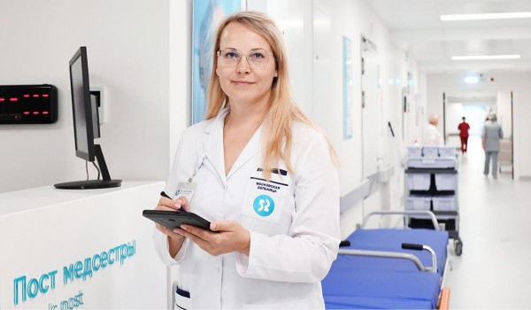 Собянин поздравил коллектив «Больницы 52» с 70-летием медучреждения