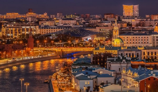 Новые уличные светильники установили в центральных районах столицы