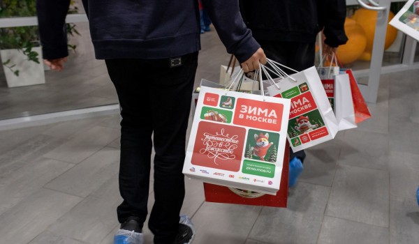 Новогодние подарки и автографы хоккеистов получили бойцы СВО в госпитале имени Н.Н. Бурденко