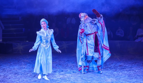 Фото с пресс-показа спектакля «Конек-Огонек» в Центре национальных конных традиций