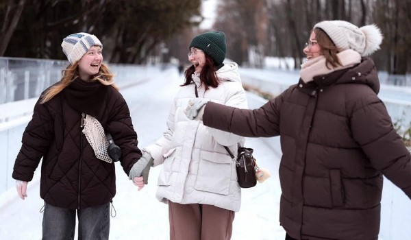 Каток на Северном речном вокзале посетили уже 10 тыс. человек