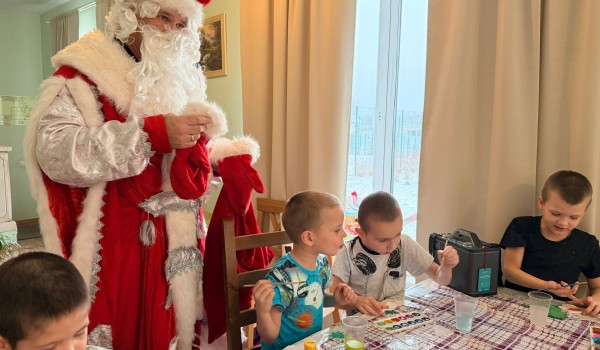 Жители ТиНАО организовали акции помощи детям из новых регионов