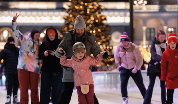 Более 11 тыс. человек посетили каток на Северном речном вокзале с открытия