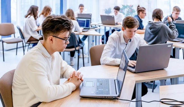 Мэр Москвы рассказал, как в столице повышают качество школьного образования