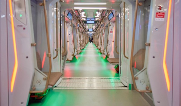 Больше 350 новейших вагонов поступят в московское метро в 2026 году