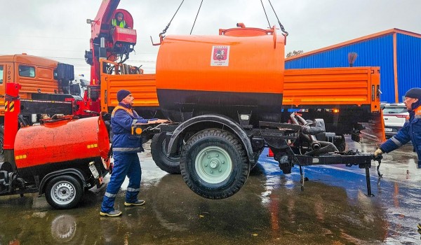 Собянин: Москва передала коммунальную технику новым регионам России