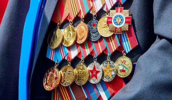 Собянин: Учрежден памятный нагрудный знак «85 лет битвы за Москву»