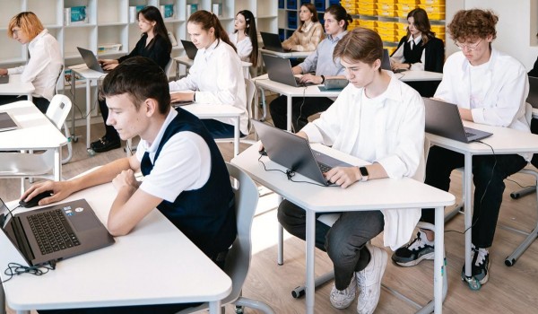 Почти 285 млн раз воспользовались библиотекой «Московской электронной школы» в 2025 году