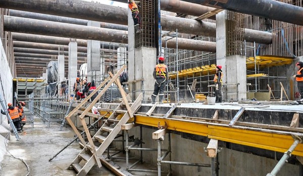 Монолитные работы на строящейся станции «Остров мечты» Бирюлевской линии выполнены почти на треть