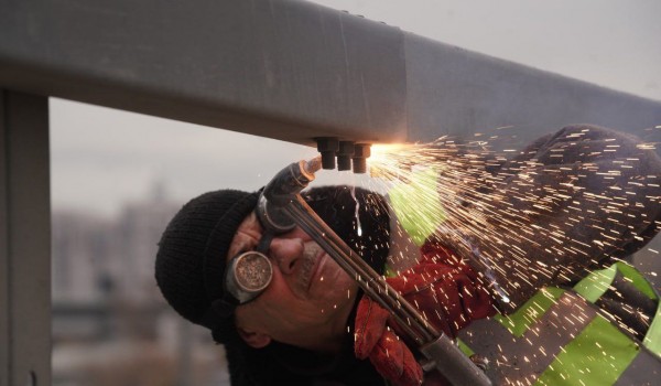 Более 60 км барьерных ограждений отремонтировано после ДТП в Москве за 2025 год