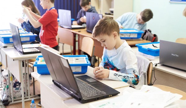 Олимпиада по робототехнике для школьников завершилась в Москве