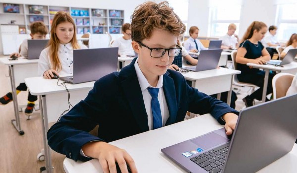 Интерактивные приложения и игра по финансовой грамотности появились в библиотеке «МЭШ»