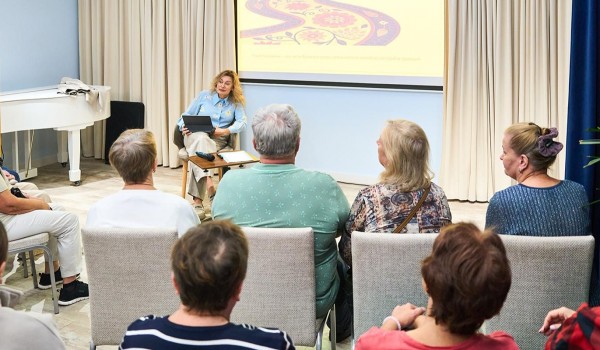 Цикл лекций по психологии начинается для участников «Московского долголетия»