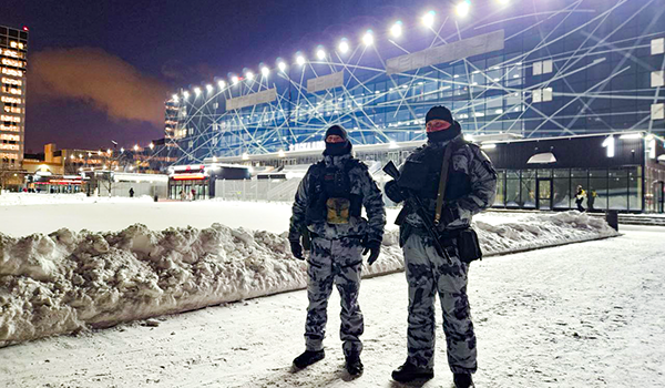 Столичные росгвардейцы обеспечили безопасность граждан во время хоккейного матча