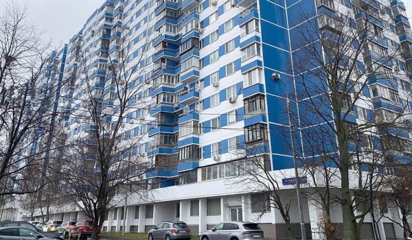 Более 800 фасадов жилых домов обновили в Москве за год в рамках программы капремонта