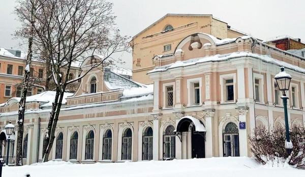 Помещение в усадьбе XIX века выставили на аукцион в Басманном районе