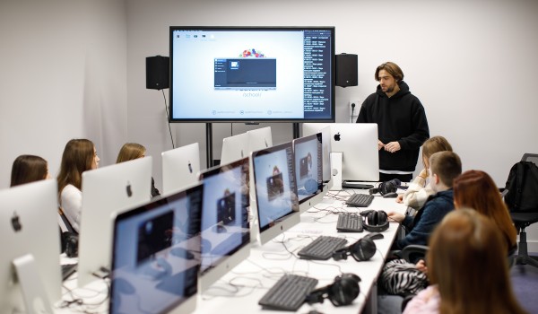 Сергунина пригласила молодежь поучаствовать в профориентационных программах Москвы