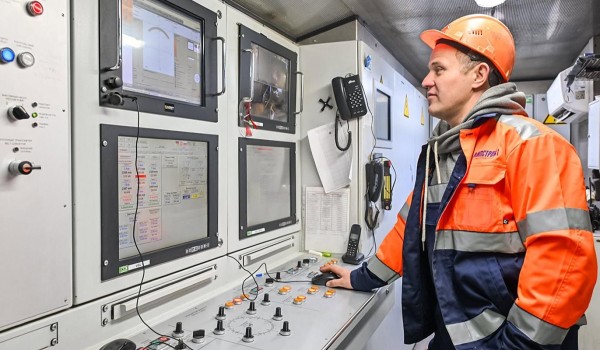 Перегон между станциями метро «Рублево-Архангельское» и «Новорижская» пройден более чем на четверть