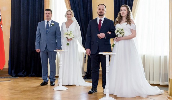 Столичные загсы открыли прием заявлений на регистрацию брака в Мосгордуме