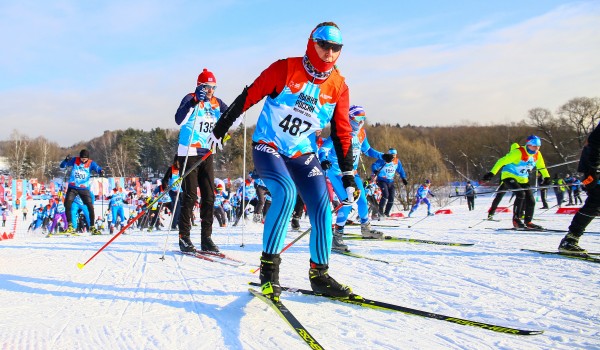 Массовая лыжная прогулка с чемпионом пройдет в ЮЗАО в первый день весны