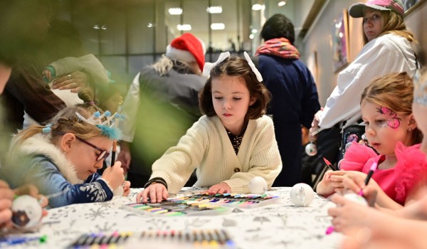 Около 700 видов бесплатных занятий доступно детям участников СВО в ТиНАО