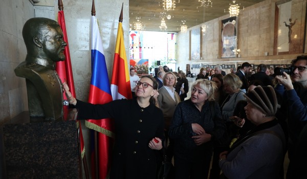 Бюст в честь Героя России и ветерана СВО Максима Бахарева появился в ТиНАО