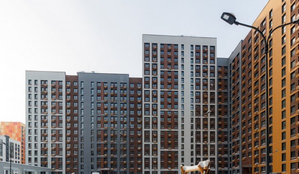 Дом с колоннадой сдан в районе Коммунарка