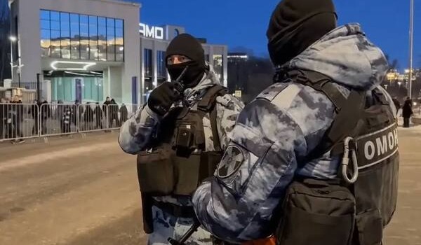 Общественную безопасность на спортивных матчах в Москве обеспечили росгвардейцы