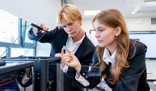 Современное оборудование установят в обновленных столичных школах